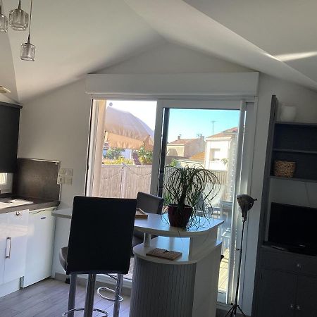 Chaleureux T2 30 M2 Et Sa Terrasse Bois 18 M2 Apartman La Rochelle  Kültér fotó